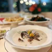 曼谷隱世宮廷風餐廳！本地人私藏嘅寶藏美食地✨