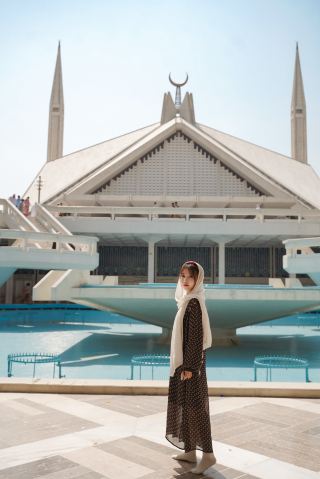 How "Special" are Chinese People in Pakistan?