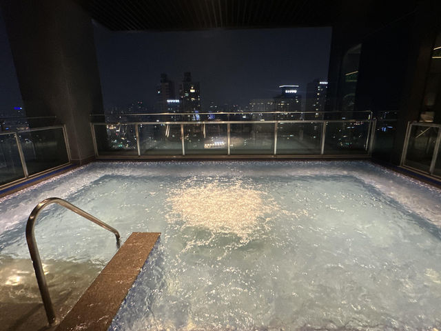 首爾索菲特大使酒店 | 奢華星空無邊泳池