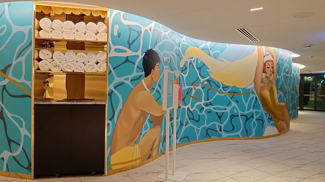 暗黑風格嘅墨爾本W酒店驚喜套房，泳池都幾型