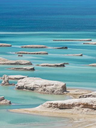 The ultimate group tour for parents and kids: Xinjiang special train/RV trip