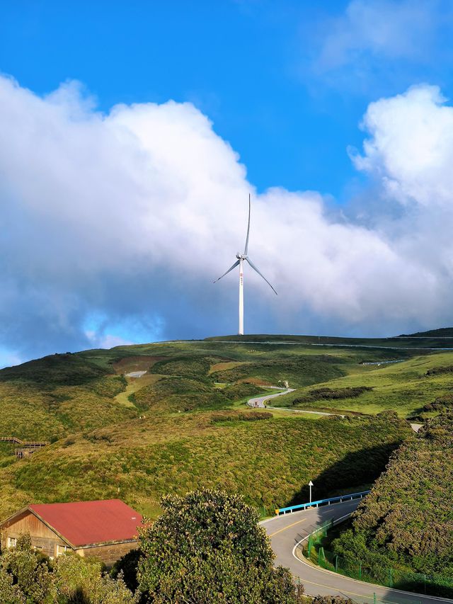 烏蒙大草原自駕攻略 | 雲端草原、佛光秘境、波浪公路，這篇全搞定！ 基礎資訊 - 位置：貴州