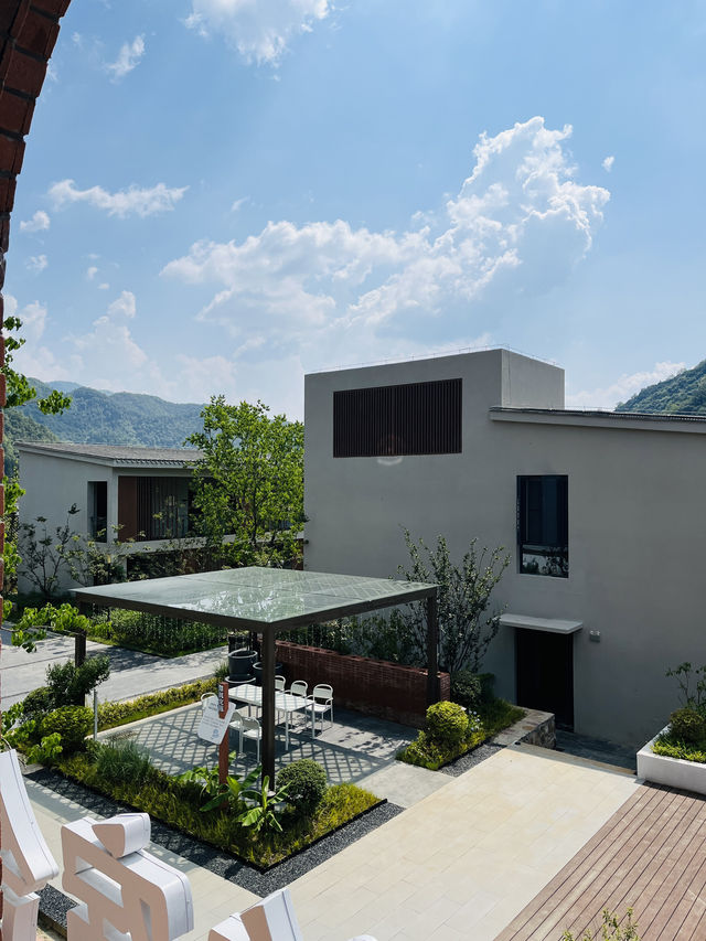 喺「中國硒都」嘅老學校入面，我搵到咗課本以外嘅夏天！