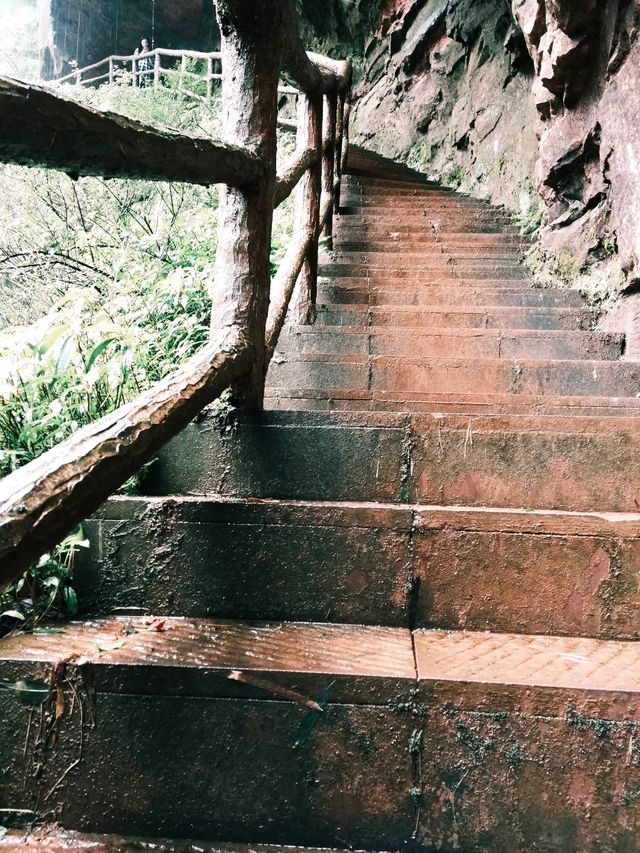 《逃離重慶40℃嘅蒸籠，去四面山搵返21℃嘅夏天》
