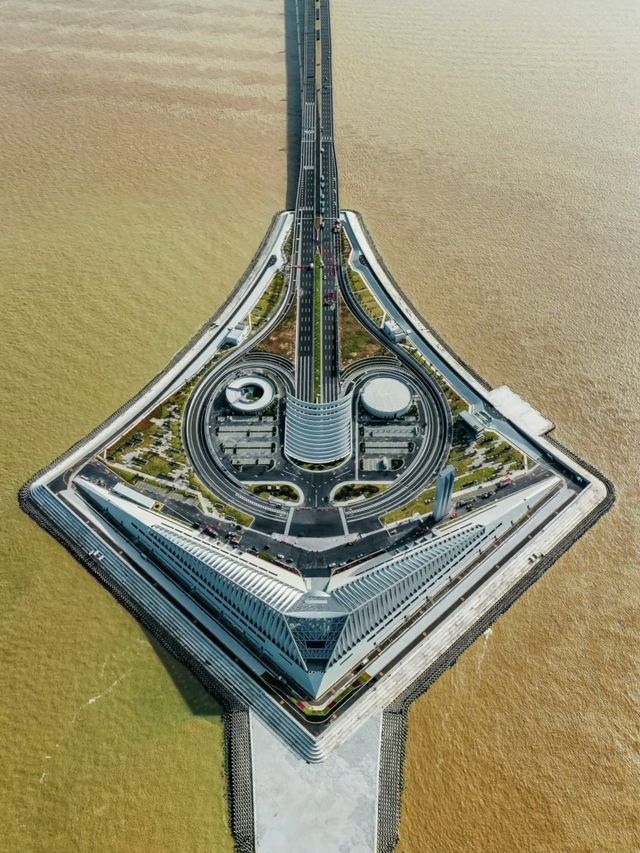 在深中通道西人工島吹著海風喝咖啡 在深中通道西人工島吹著海風喝咖啡
