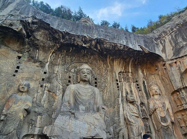 Picture perfect spots in Longmen Grottoes