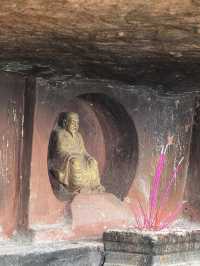 探秘齊雲山絕壁仙境