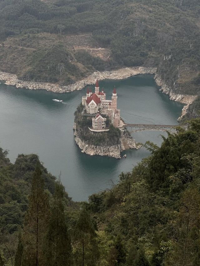 雲海之巔，心之所向：玉皇頂療癒之旅