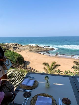 Beachfront Dining at Shaka’s Cove 🌸🍃🌊