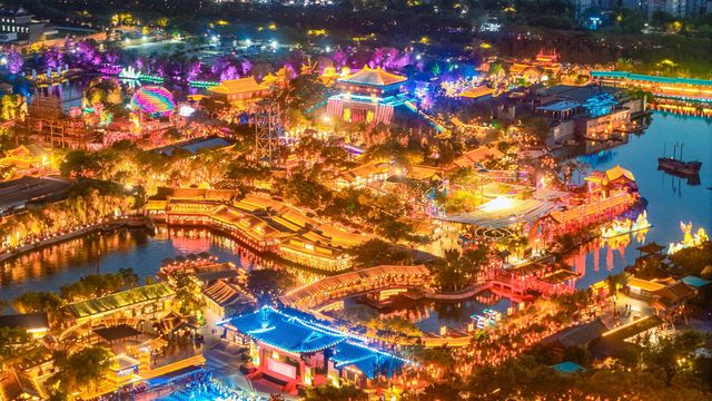 穿越千年的東京夢華錄清明上河園夜景美到炸裂！