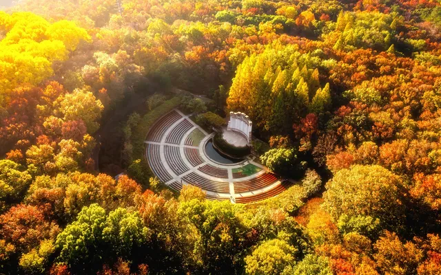 入了秋,南京便成了金陵 入了秋,南京便成了金陵