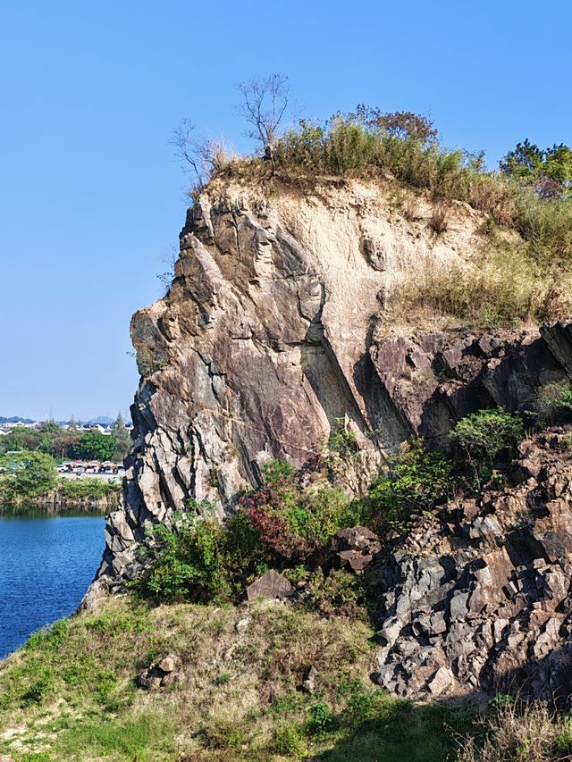 丹崖湖光尋幽記