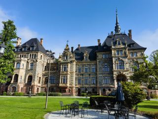 Stay in a 19th-century castle winery in the Moselle Valley – a fairytale dream