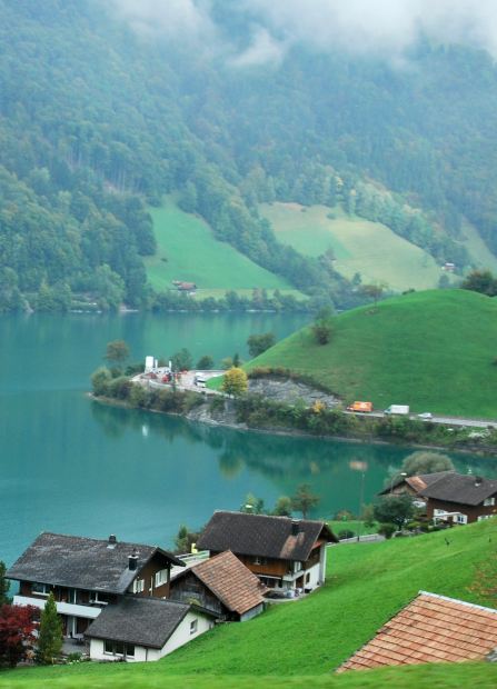 スイス ロンジャンの小さな町 ガイド | Trip.com ルンガーン