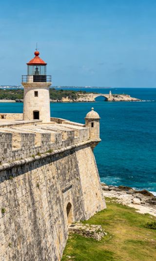 Complete guide to Havana, Cuba’s local charm, a full Caribbean retro photo guide