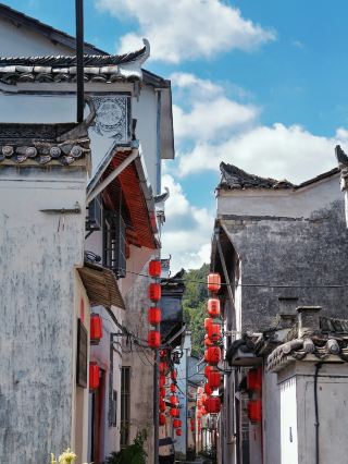 Skip the highway! This S222 provincial road from Huangshan to Jingdezhen is a treasure trove all the way!