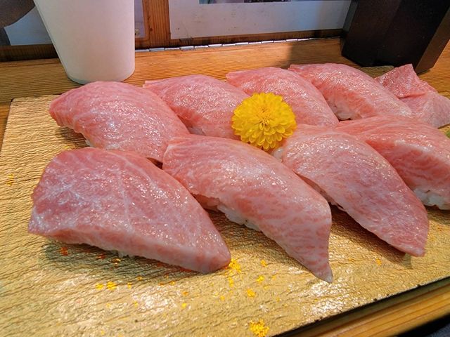日本大阪黑門市場，新鮮漁獲來這裡找就對了