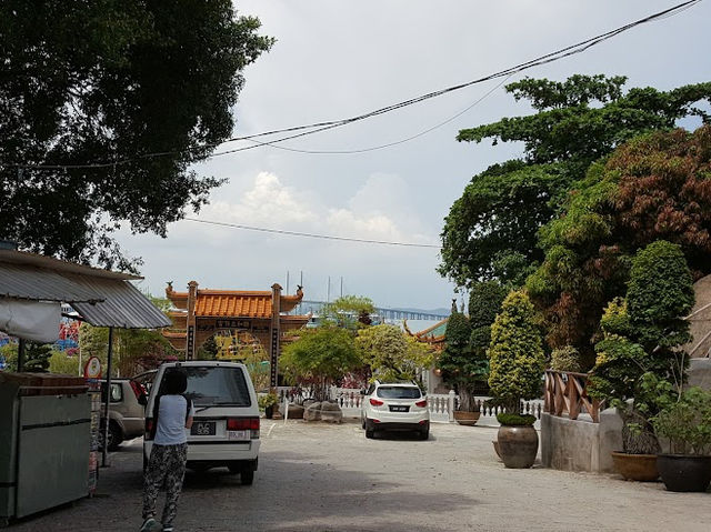 Sam Poh Footprint Temple  ⛩️👣