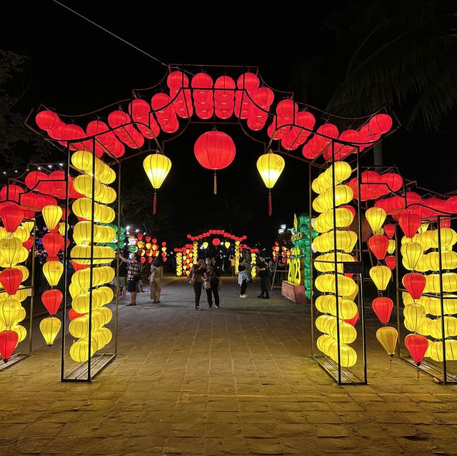 會安五光十色的燈籠之城🤩 會安五光十色的燈籠之城🤩