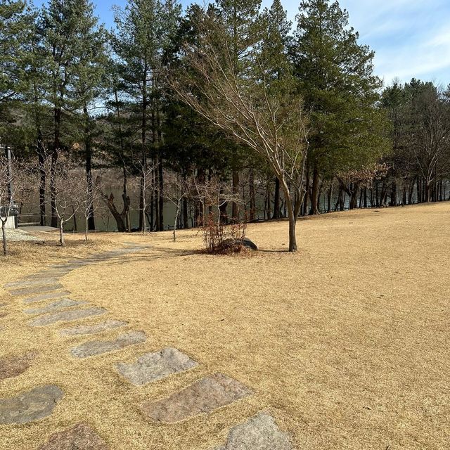 【 草泥馬牧場+南怡島+江村鐵路一天遊 】