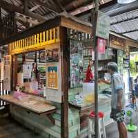 ตลาดเก่าหัวตะเข้ สโลไลฟ์ไปด้วยกัน