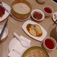享受樂天皇朝 , 令人快樂的美食！