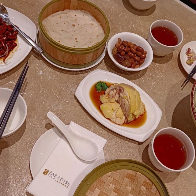 享受樂天皇朝 , 令人快樂的美食！