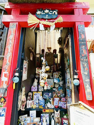 【東京都/ねんねこ神社】谷中にある猫だらけの神社