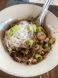 🍜ก๋วยเตี๋ยวเรือทัพพ์ทอง 20 บาท 