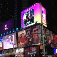 EMPiRE STATE BILL  BROADWAY  NEW YORKTIME'S SQUARE