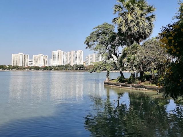 Somdet Phra Srinakarin Park 