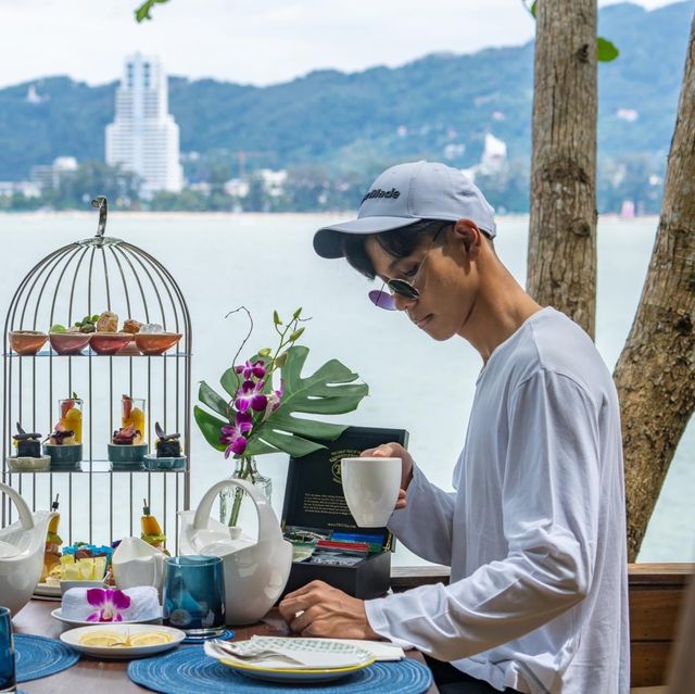 Tree Pods , Afternoon Tea on Tree 