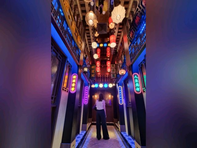 Cool Fusion Bar 🍺🍷🍸🍹 Disguised as a TCM shop