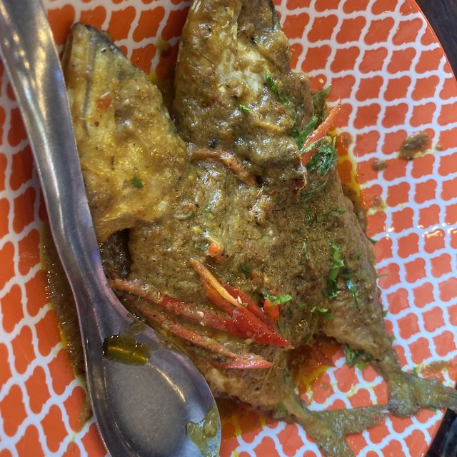 ทะเลขนอมกับร้านอาหารอร่อย