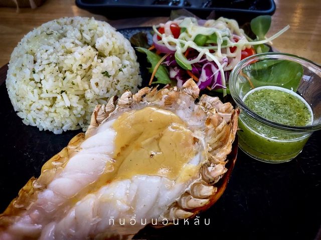 ชิมอาหารที่ร้อยก้าน อยู่ปากทางไปวัดญาณสังวราราม 