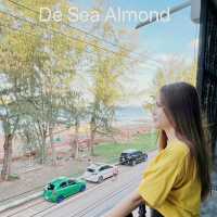 De Sea Almond หาดทรายรี
