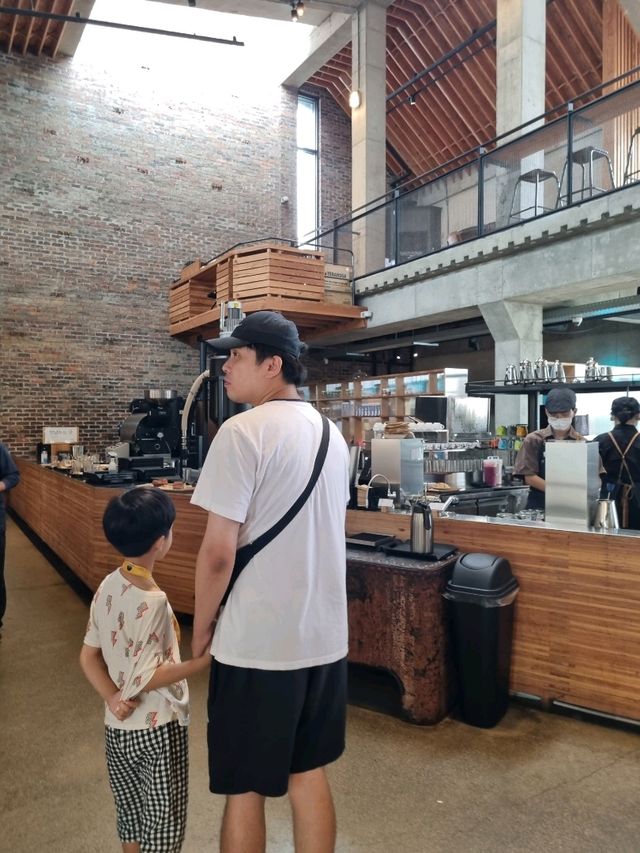 층마다 매력적인 인테리어의 테라로사