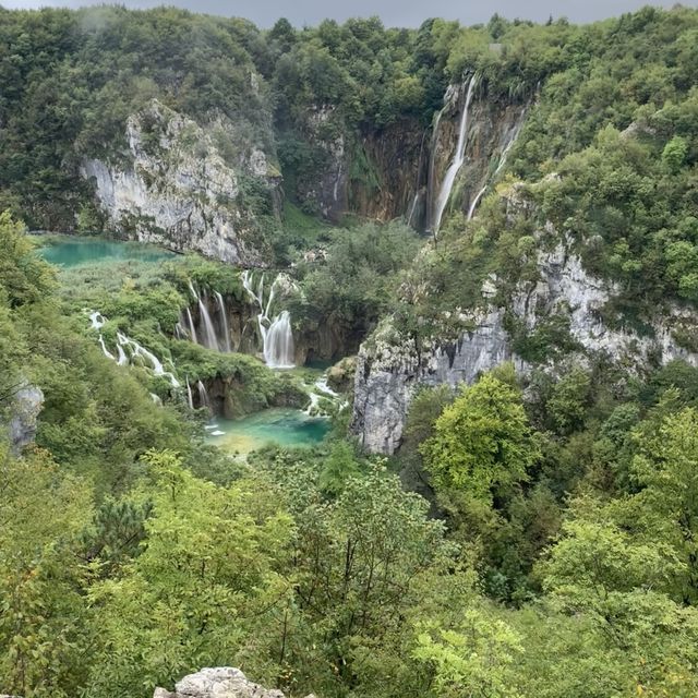 Great walk admidst waterfalls & emerald lakes