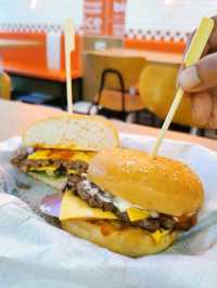 Big Boy ร้านเบอร์เกอร์ชื่อดังจากอเมริกา 🍔🍟🍦