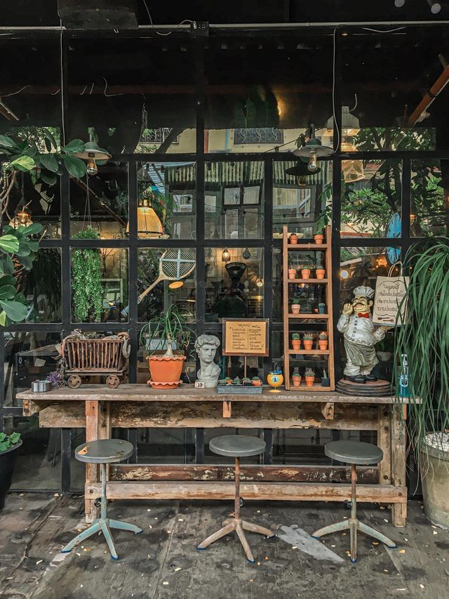 กันเองคาเฟ่ | คาเฟ่สไตล์วินเทจ | อมตะนคร ชลบุรี