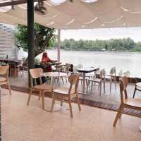 Dusk cafe ริมแม่น้ำสายบุรี !