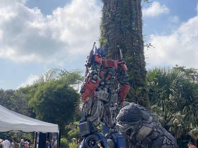 6m tall Optimus Prime on display 