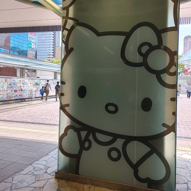 サンリオピューロランドは最寄駅からかわいい！