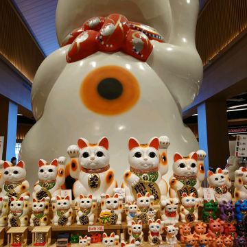 巨大招き猫「おたふく」 | Trip.com 常滑