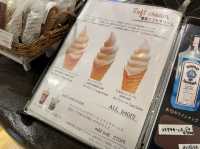 北海道・札幌。『丸美珈琲店 MARUMI COFFEE STAND』のスペシャリティコーヒーソフト