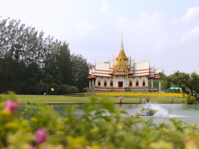 วิหารหลวงพ่อโต วัดโนนกุ่ม