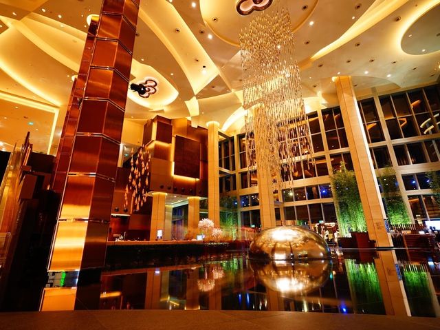 澳門君悅酒店：價格高，泳池和水療中心開放時間有限