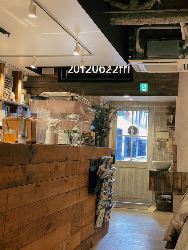 Febuary Cafe โฮมมี่คาเฟ่สุดมินิมอลที่ญี่ปุ่น