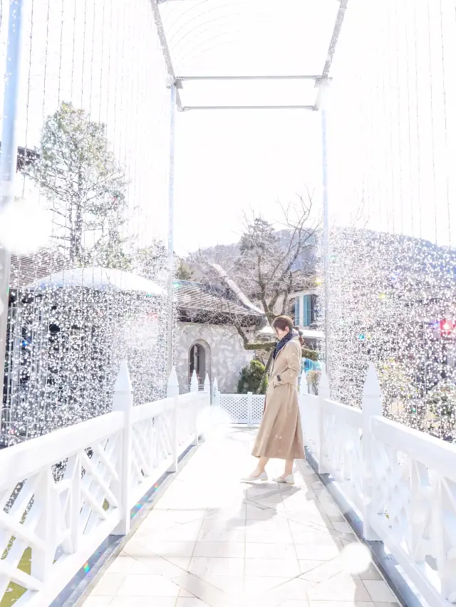 【神奈川】キラキラの美術館！箱根ガラスの森美術館