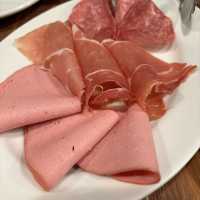 【食べ歩き】神奈川 川崎 Italian Kitchen VANSAN 溝の口店 見て食べて楽しいレストラン